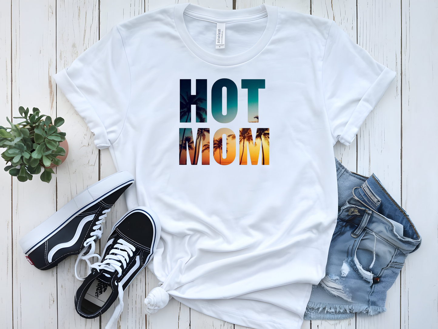 HOT MOM SUMMER VIBE GRAPHIC TSHIRT